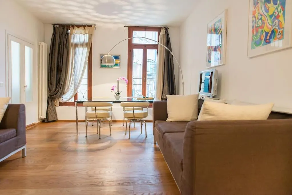 Stunning Apartment In The Heart Of Venedig Italien