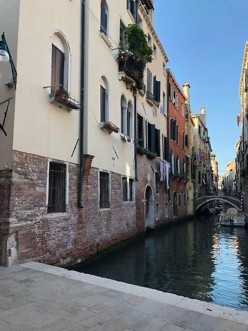 Stunning Apartment In The Heart Of Venedig